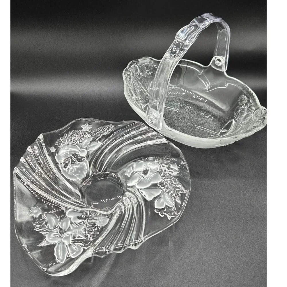 Mikasa Christmas Crystal Basket and Bowl -  Christmas Dinner - Christmas decor